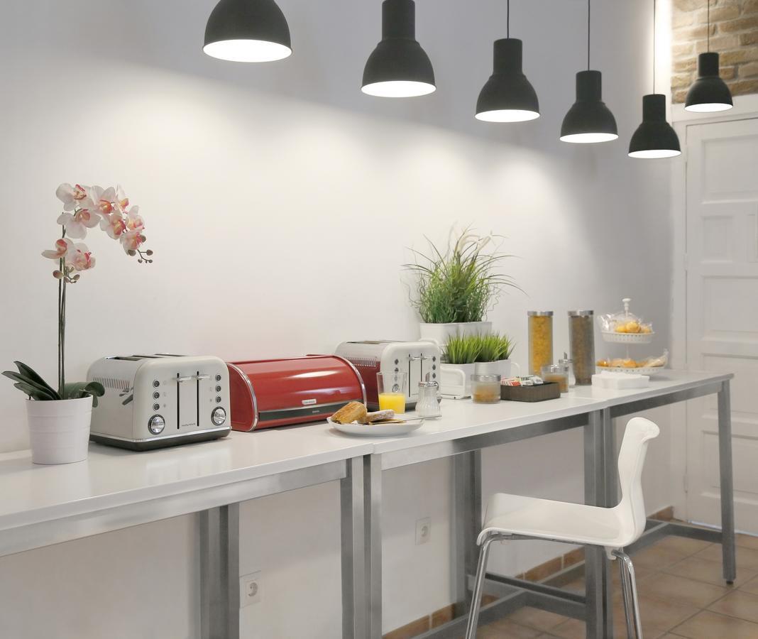 Woohoo Hostal Madrid Bagian luar foto